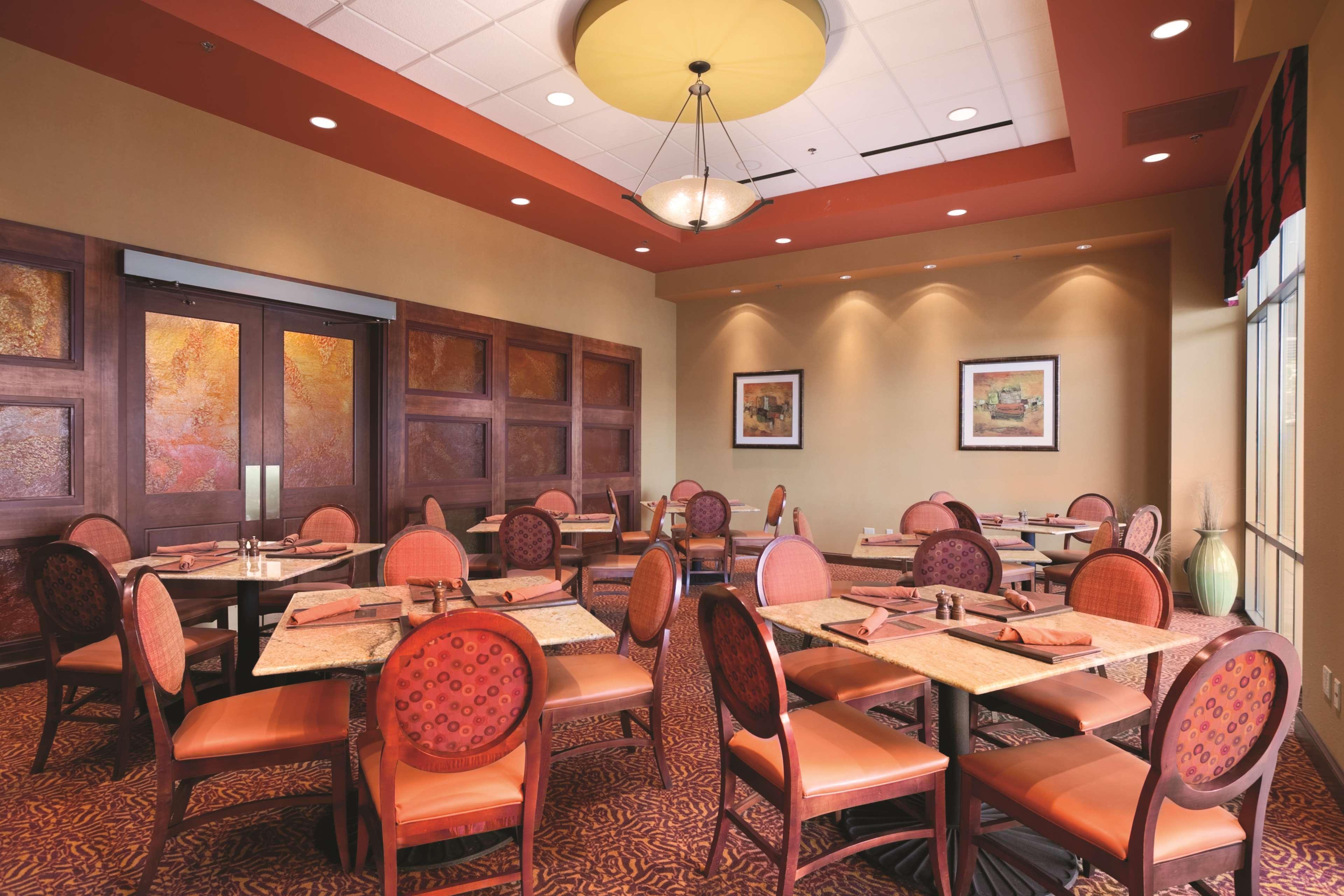 เอมบาสซีสวีท อีสต์ พีออเรีย โฮเต็ล แอนด์ฟรอนต์ Hotel พีโอเรีย ร้านอาหาร รูปภาพ